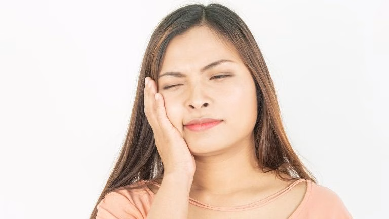 Look Out For These Symptoms and Avoid Root Canal Therapy