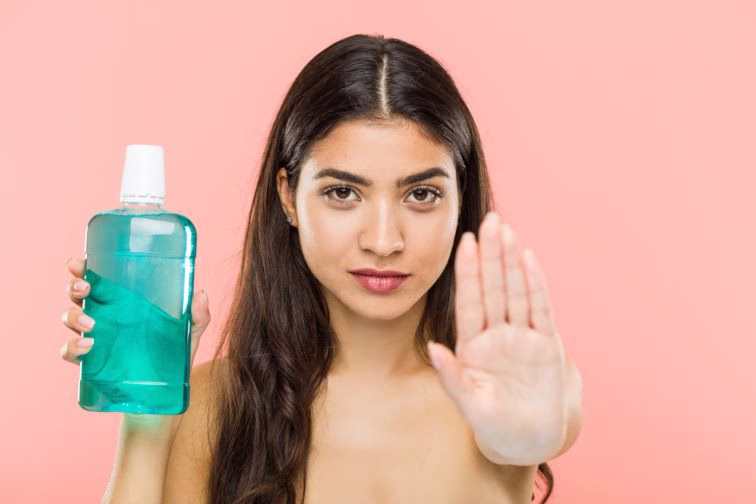 Does Mouthwash Work? How to Do Mouth Rinse Properly
