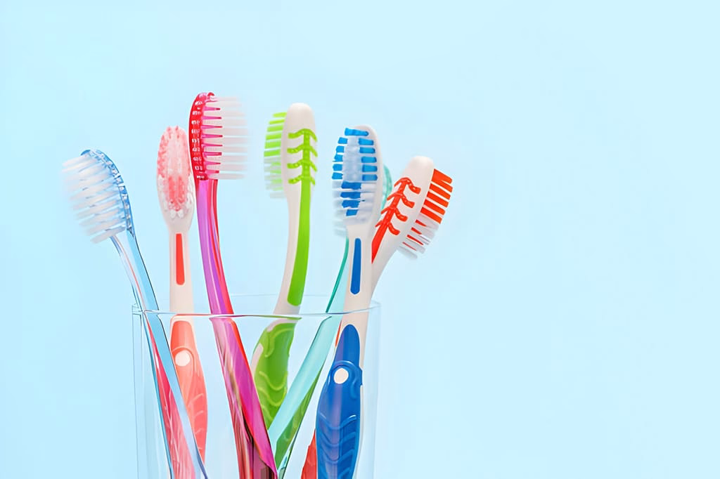How to Take Care of Your Toothbrush and Keep It Clean
